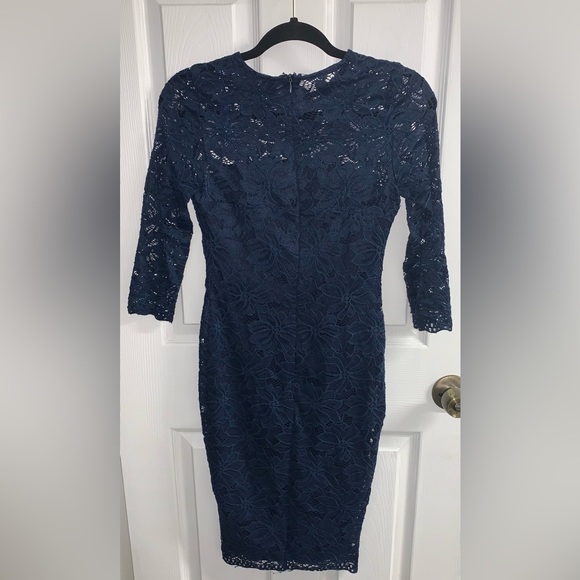 DONATED Lace Bodycon dress - Picture 3 of 5